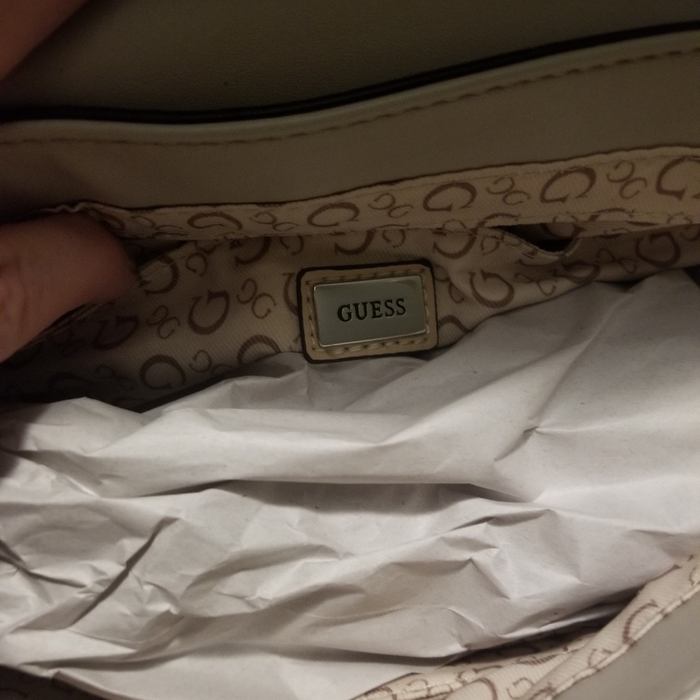 Final ⤵️! Guess Lilabelle crossbody - Picture 2 of 3